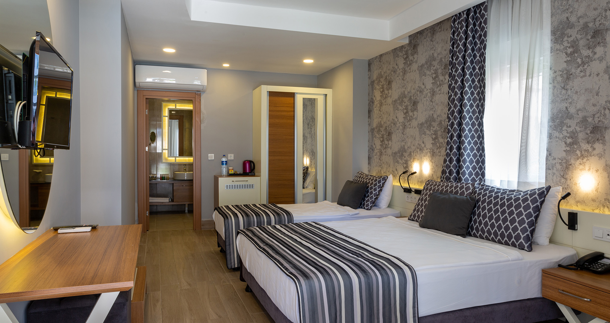 greenwood-suites-resort-konaklama-standart-pool-galeri-3.jpg