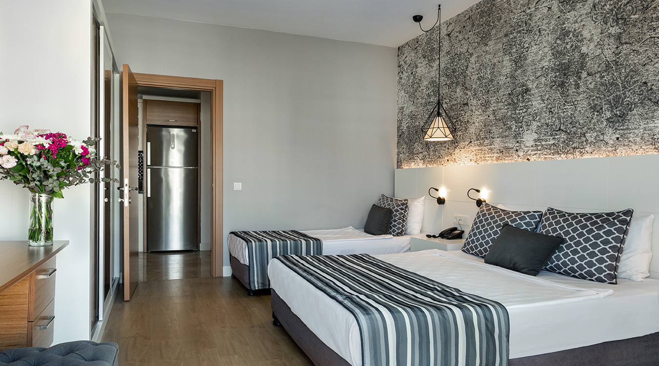 Deluxe Superior Suite