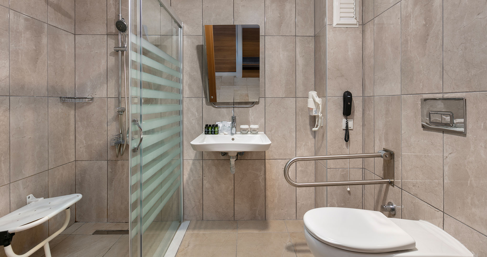 greenwood-suites-resort-konaklama-disabled-room-galeri-4.jpg