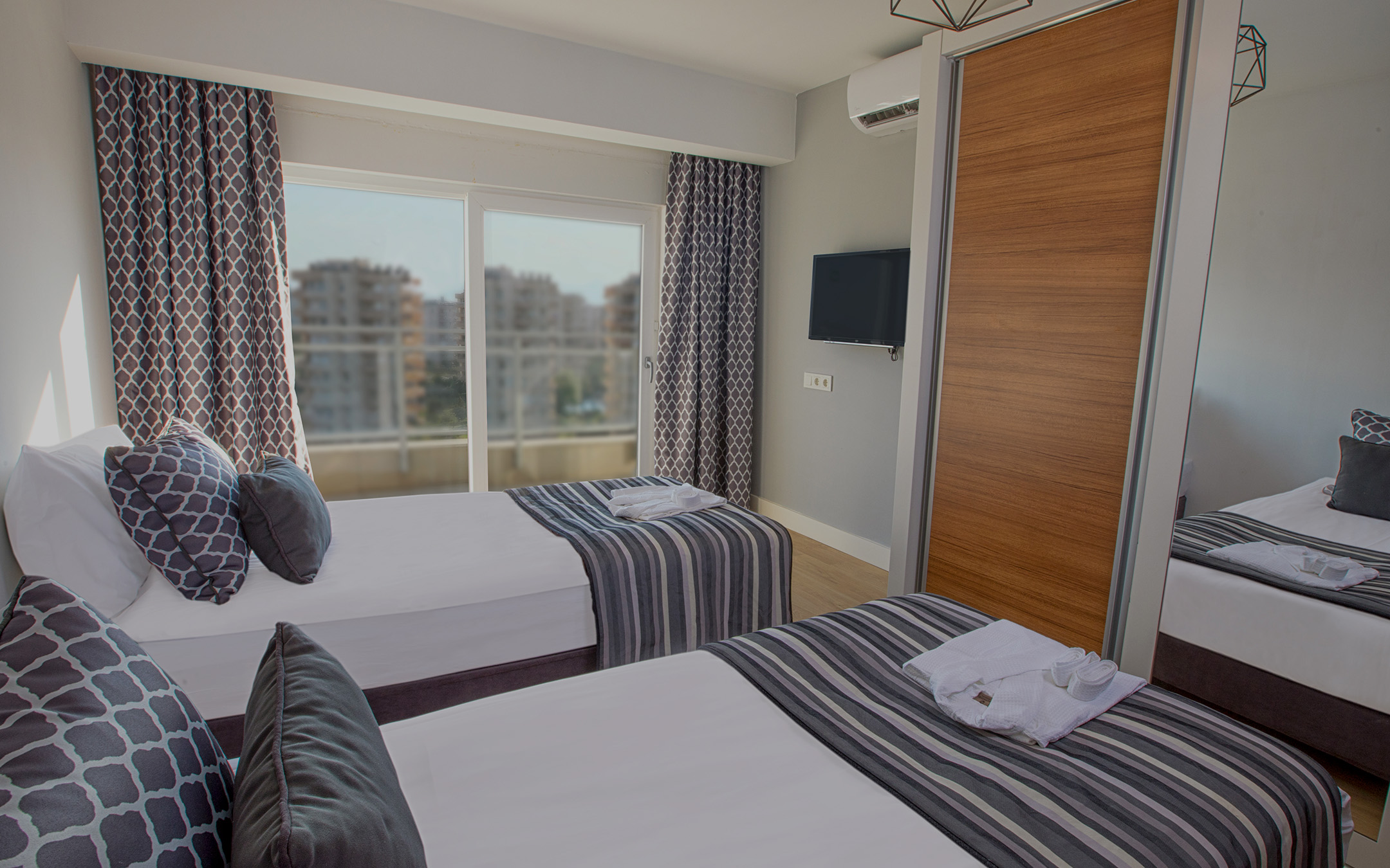 Deluxe Suite